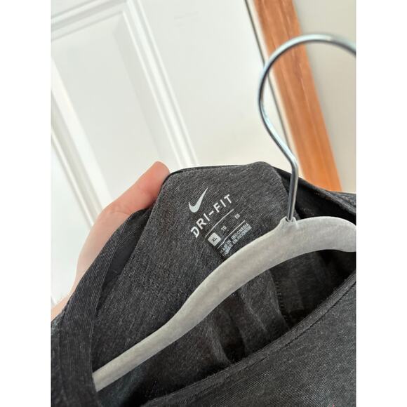 Iowa Cyclones Nike Long Sleeve Unisex Tshirt Size XL - Picture 3 of 3